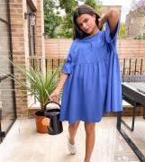 ASOS DESIGN Petite - Oversized smock-kjole i blå med flæseærmer