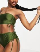 Topshop - Skinnende bandeau-bikinitop i kaki-Grøn