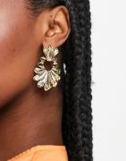 Pieces - Oversized guldfarvede og dekorative øreringe