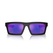 Sporty solbriller med mørke lilla spejlede linser