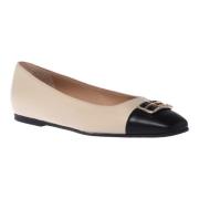 Ballerina pump in black and vanilla leather