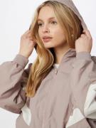 Urban Classics Overgangsjakke 'Crinkle Batwing'  pink / hvid