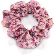 LULU'S ACCESSORIES The Scrunchie Floral Rose