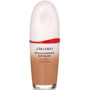 Shiseido RevitalEssence Skin Glow Foundation SPF30 410 Sunstone