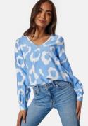 Object Collectors Item Objjacira L/S V-Neck top Provence AOP:Cloud D 36