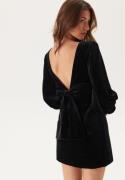 FOREVER NEW Josilyn Velvet Bow Back Mini Black 44