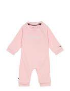 Baby Curved Monotype Coverall Langærmet Body Pink Tommy Hilfiger