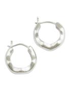 Bolded Wavy Earrings Accessories Jewellery Earrings Hoops Silver Syster P