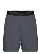 Adv Essence Perforated 2-In-1 Stretch Shorts M Sport Shorts Sport Shorts Grey Craft