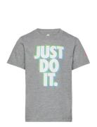 Nkb Jdi 3D Short Sleeve Tee / Nkb Jdi 3D Short Sleeve Tee Sport T-Kortærmet Skjorte Grey Nike