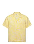 Armando Kenni Aop Shirt Tops Shirts Short-sleeved Shirts Yellow Mads Nørgaard