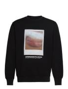 Standard Crew Poloroide Sweat Tops Sweatshirts & Hoodies Sweatshirts Black Mads Nørgaard