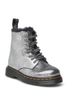 1460 Serena T Silver Distressed Foil Vinterstøvler Pull On Silver Dr. Martens