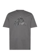 Camo Bos Graphic Tee Sport Men Men Sports Clothes Sport Tops Sport T-Skjorte Grey Adidas Sportswear