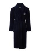 Lesley Fleece Robe Home Textiles Bathroom Textiles Robes Navy Lexington Home