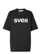 Smaustin Boxy Logo Ss T-Shirt Tops T-Kortærmet Skjorte Black Svea