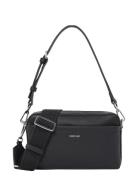 Ck Must Conv Camera Bag_Caviar Bags Small Shoulder Bags-crossbody Bags Black Calvin Klein