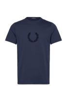 Textr Laurel Wreath Tee Tops T-Kortærmet Skjorte Navy Fred Perry