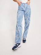 Pieces - High waisted jeans - Light Blue Denim Water Print - Pcditte Hw Straight Denim Pants D2D - Jeans