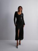 Only - Langærmede kjoler - Black Black Shine - Onlace L/S V-Neck Shine Dress Jrs - Kjoler - Long sleeved dresses