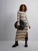 Pieces - Strikkjoler - Sandshell Dark Grey Melange - Pcnonna Ls Ankle Knit Dress D2D - Kjoler