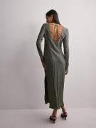 Samsøe Samsøe - Langærmede kjoler - Dusty Olive - Saisabel dress 15158 - Kjoler - Long sleeved dresses