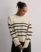 Vero Moda - Ternet/Stribet - Vmsaba Ls O-Neck Stripe Pullover Ga