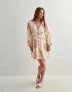 Neo Noir - Blomstret - Milly Emb Rose Dress