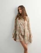 Vero Moda - Blomstret - Vmstarry Ls Ruffle Mini Dress Exp