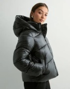 Vero Moda - Sort - Vmuppsashiny Short Jacket