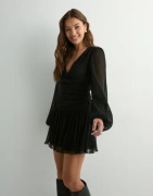 Nelly - Sort - Glitter Flounce Dress