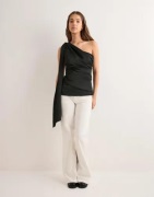 Malina - Sort - Nelly Draped One Shoulder Top