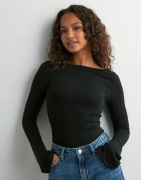 Nelly - Sort - Ultra Soft Boat Neck Top