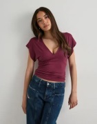 Nelly - Rød - Soft Plunge Top