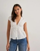 Nelly - Hvid - Striped Lace Detail Blouse