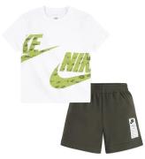 Nike ShortssÃ¦t - T-shirt/shorts - Cargo Khaki